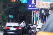 葫芦岛台当局这个单位的公车，给了狗了